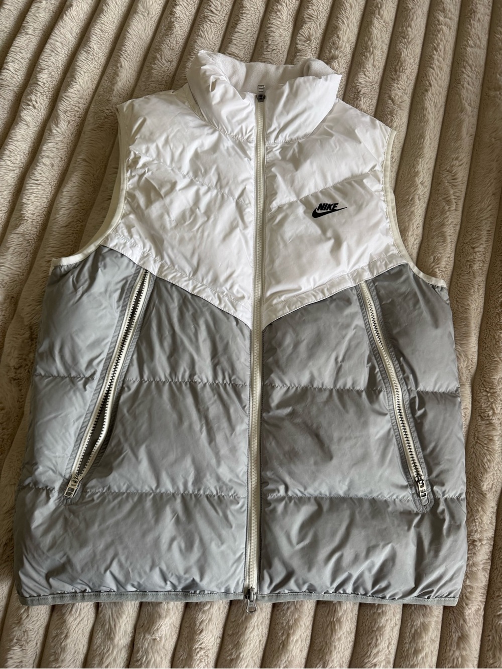 Nike White and Light Gray Quilted Puffer Vest